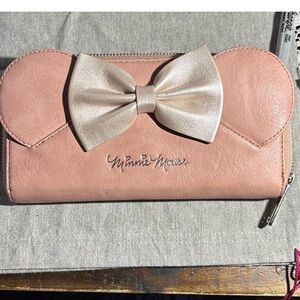 Disney Minnie‎ Mouse Ears Bow Zip Around Wallet